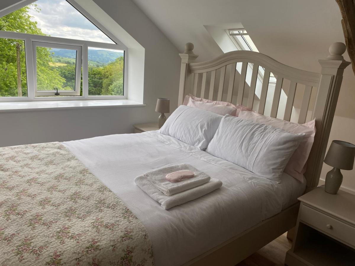 Pippin Lodge Llanwrda Екстериор снимка